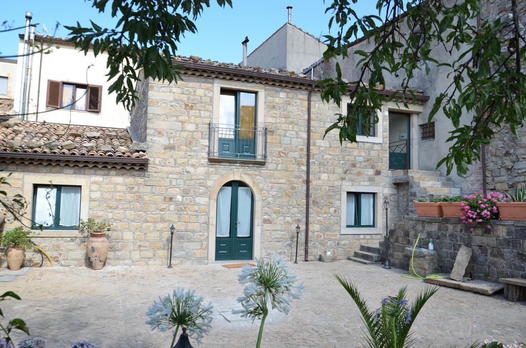 La Carretteria Guest House Mistretta Екстериор снимка